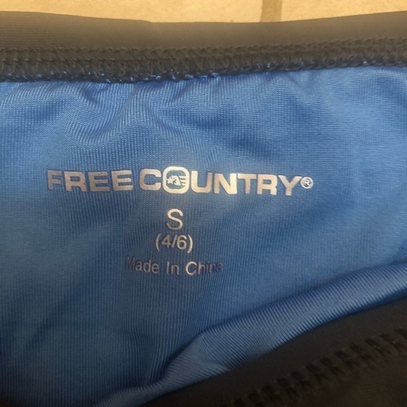 FREE country black and blue athletic shorts, small - Picture 4 of 9